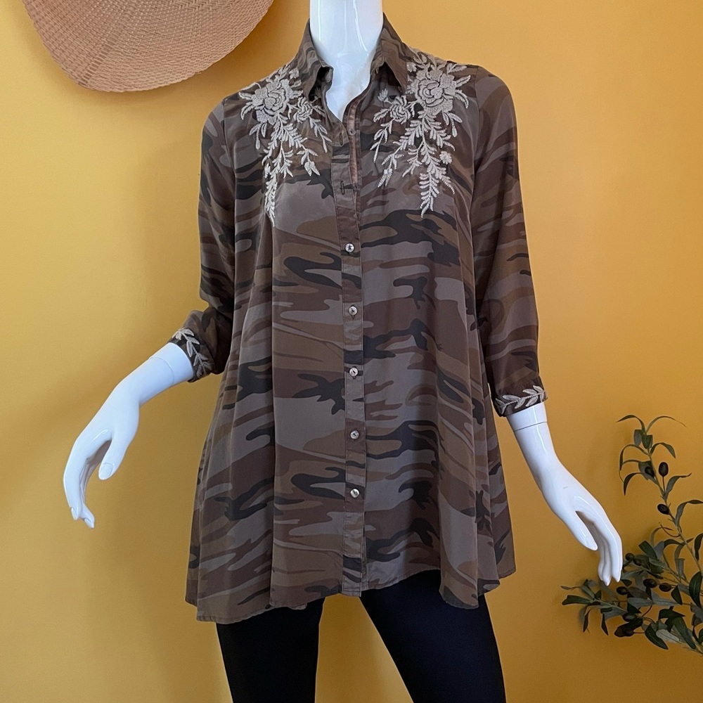 JOHNNY WAS Oversized large ollive lagenlook embroidered silk button down top - Picture 1 of 10